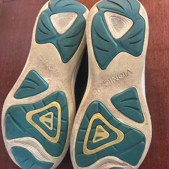 Vionic hydra mesh slip on sneaker - Picture 3 of 4